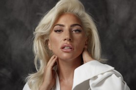 FOTO // INCENDIAR! Lady Gaga a pozat NUD pentru Vogue